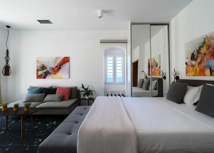 Blue Sky House 4*