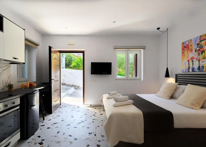 Blue Sky House 4*
