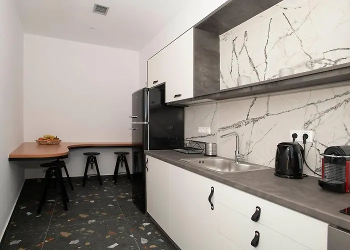 Aparthotel Blue Sky House 4*