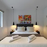 Blue Sky House Lejlighedshotel 4*