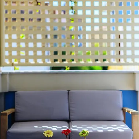 Blue Sky House מלון דירות 4*