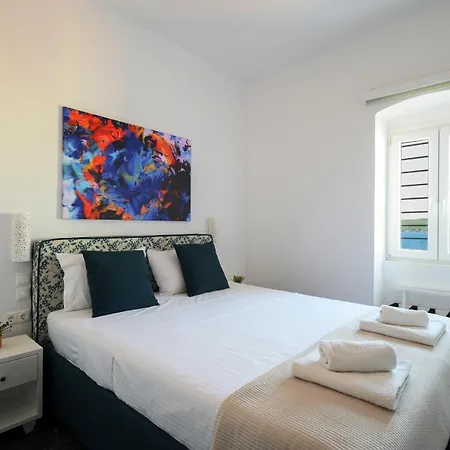 Blue Sky House מלון דירות 4*