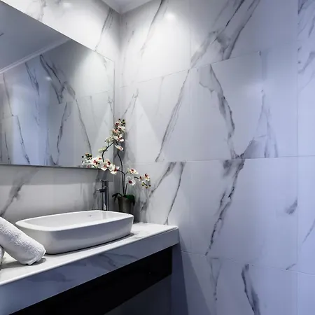 Blue Sky House Apartahotel