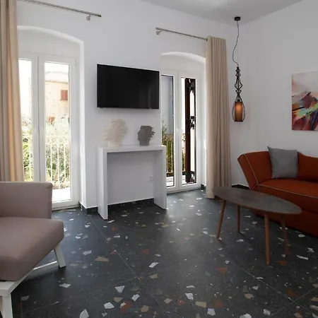 מלון דירות Blue Sky House פילוס