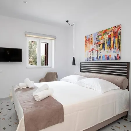 Blue Sky House 4* Pilos