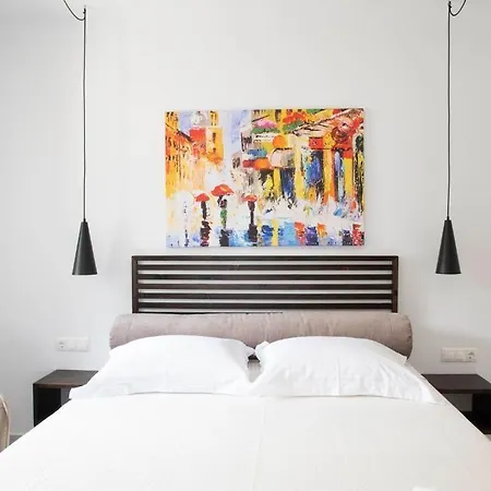 מלון דירות Blue Sky House 4*