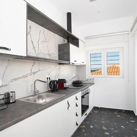 Apartahotel Blue Sky House 4*