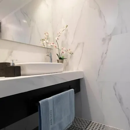 Blue Sky House Apartahotel