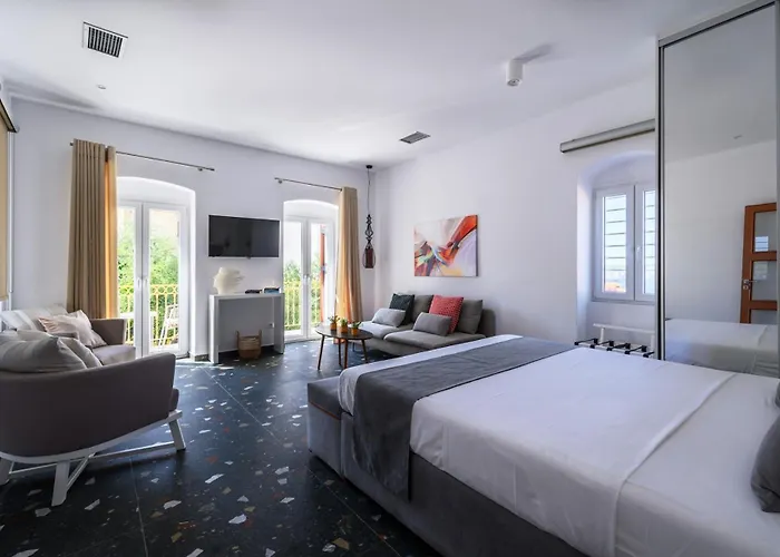 Апарт-отель Blue Sky House 4*