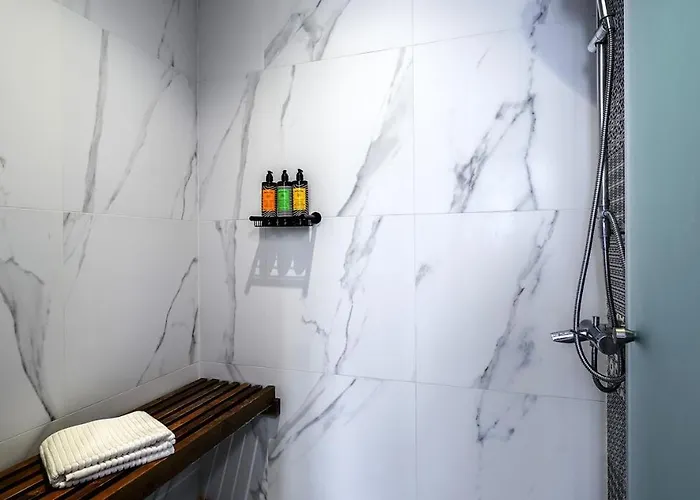 Blue Sky House Apartmanhotel 4*